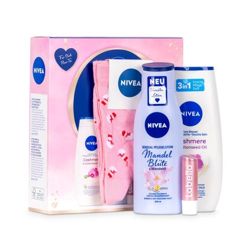 Nivea Girls Stuff ajándékcsomag (tusfürdő 250ml, krém 200ml, lavello, zokni)